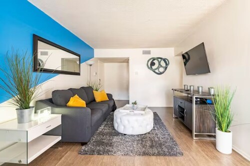 Pet-Friendly, Elevated Stay with Space, Comfort & Style
