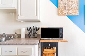 Interior - Pet-Friendly, Elevated Stay with Space, Comfort & Style (Thousand Oaks)