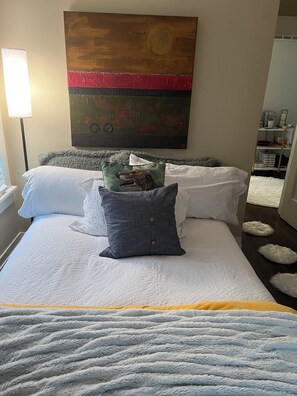 3 chambres, fer et planche à repasser, Wi-Fi, draps fournis