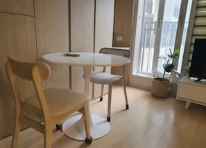 Dining - Cozy 1-bedroom apartment with AC in Suwon-si (Suwon-si)