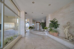 Interior - Upstays Croisette Terrace 48m² Apartment (Cannes)