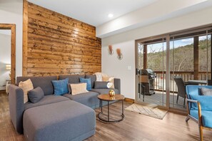 Smart TV, lareira, mesa de pingue-pongue