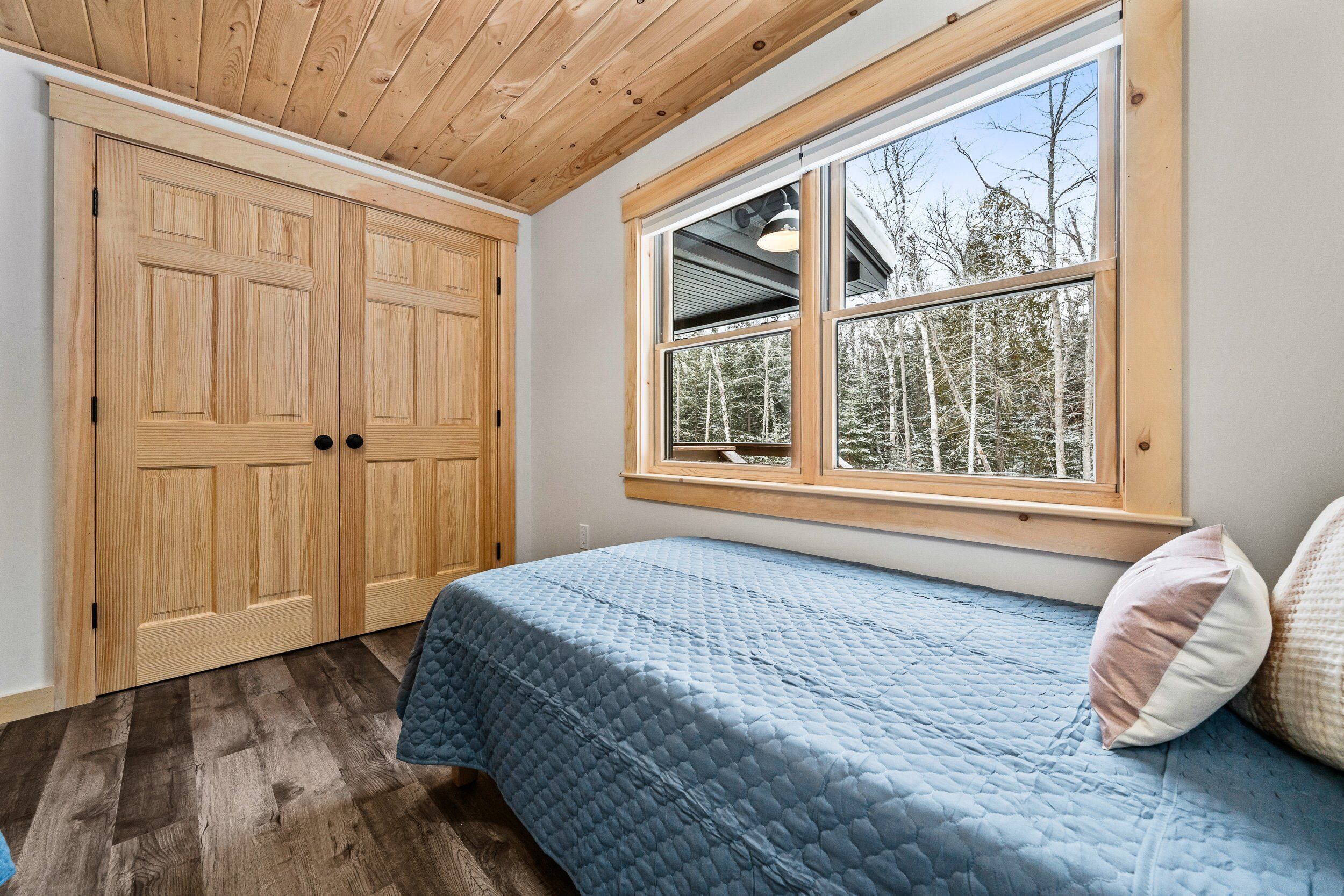 Main floor bedroom #2 - Queen and Twin