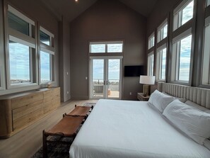 7 camere, accesso a Internet, lenzuola