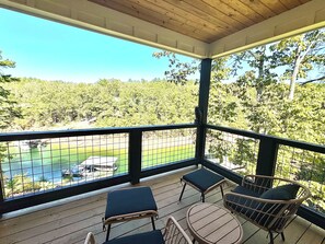 Property grounds - 5BR Lakefront Retreat — Quiet Cove, Large Private Dock & Easy Boat Access (Bremen)