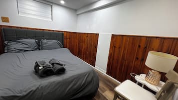 3 slaapkamers, een strijkplank/strijkijzer, internet, beddengoed