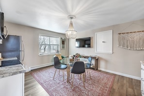 House - Newly Renovated we are the Perfect Location (Algoma)