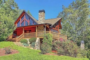 Exterior - 3BR Blue Ridge Cabin Hot Tub,  Stunning Views, Quiet & Private (Blue Ridge)