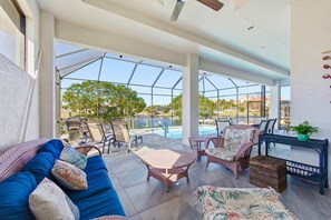 House | 4 bedrooms, Internet - Canal-front Home With Pool Dock Water Fun (Palm Coast)