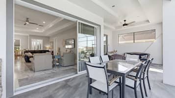 House | 4 bedrooms, Internet