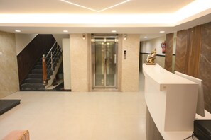 Lobby - Le Sea Sun (Puducherry)