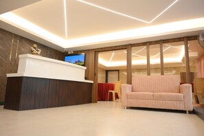 Lobby - Le Sea Sun (Puducherry)