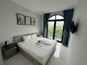 Suihku, ilmaiset hygieniatuotteet, hiustenkuivaaja, bidee