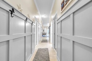Interior - Seagrove Beach - Community Pool & Walkable to the beach! (Seagrove Beach)