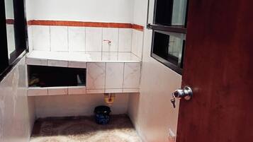 Bruser, håndklæder, Sæbe, Toiletpapir