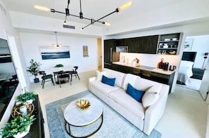 Smart TV - 4905 - Corner Penthouse with Sunset Views, Pool & Gym in Miami Downtown (Miami)