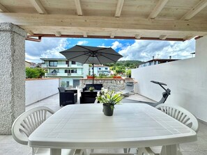 Outdoor dining - " Sunny      Terrace " (Bari Sardo)