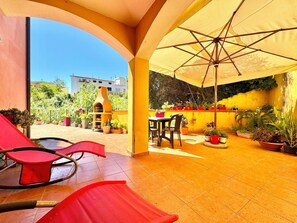 Outdoor dining - Mediterranean Whisper (Santa Maria Navarrese)