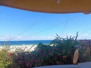 Beach - Lovely quite blue sea apartment (محافظة الإسكندرية)