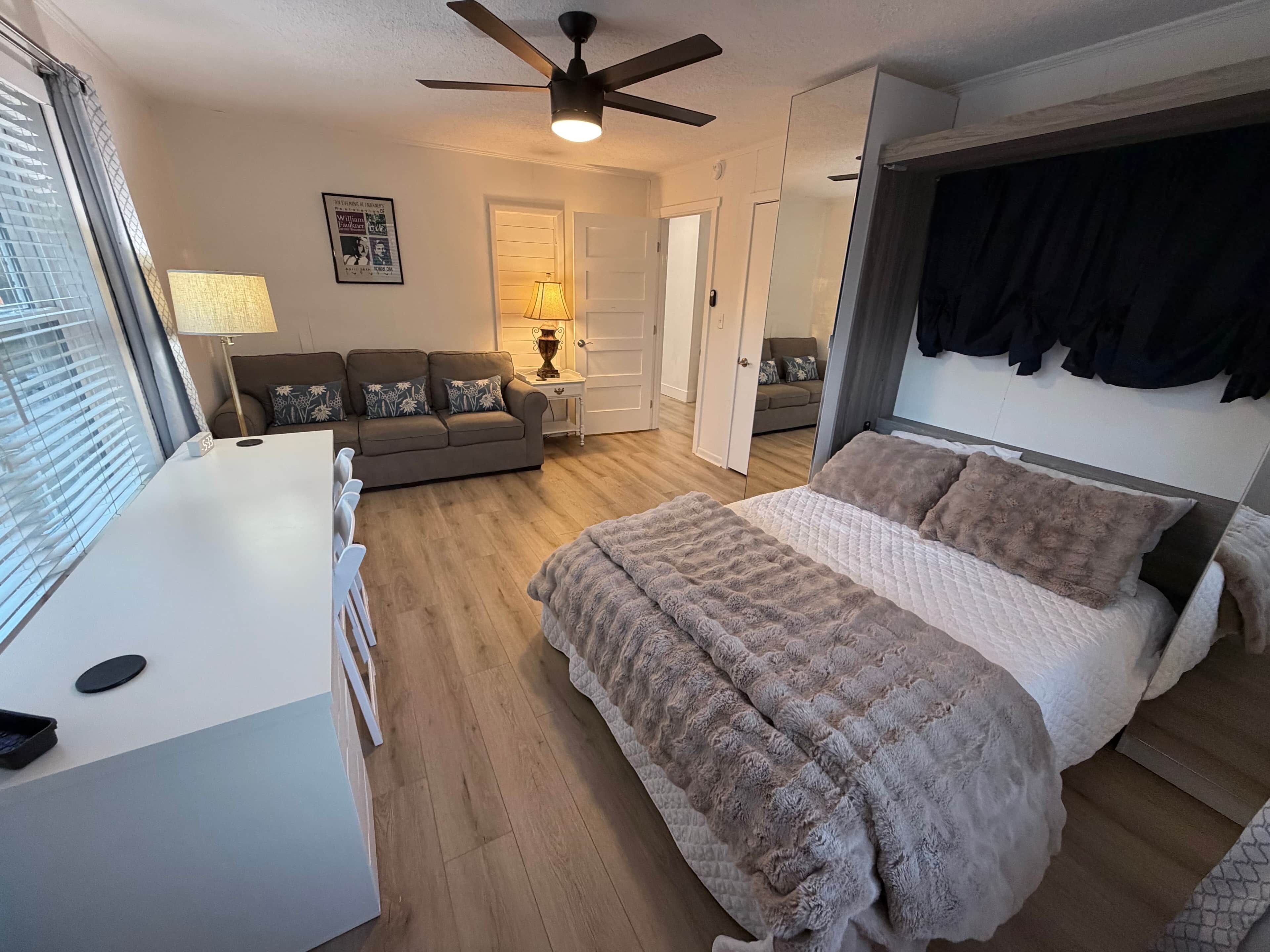6 bedrooms, iron/ironing board, WiFi, bed sheets