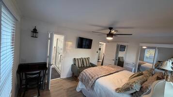 In-room safe, iron/ironing board, WiFi, bed sheets