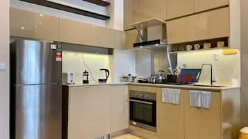 Condo, Balcony, City View | Private kitchen