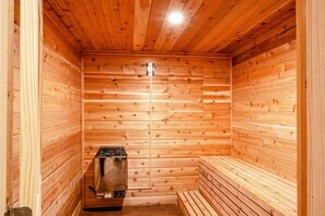 Sauna - The Hangar House ~ Hot Tub, Sauna, Pool Table (Wasilla)