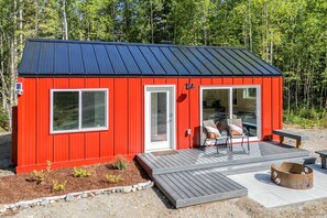 Exterior - Crystal Shores Sanctuary ~ Tiny Home Retreat (Willow)