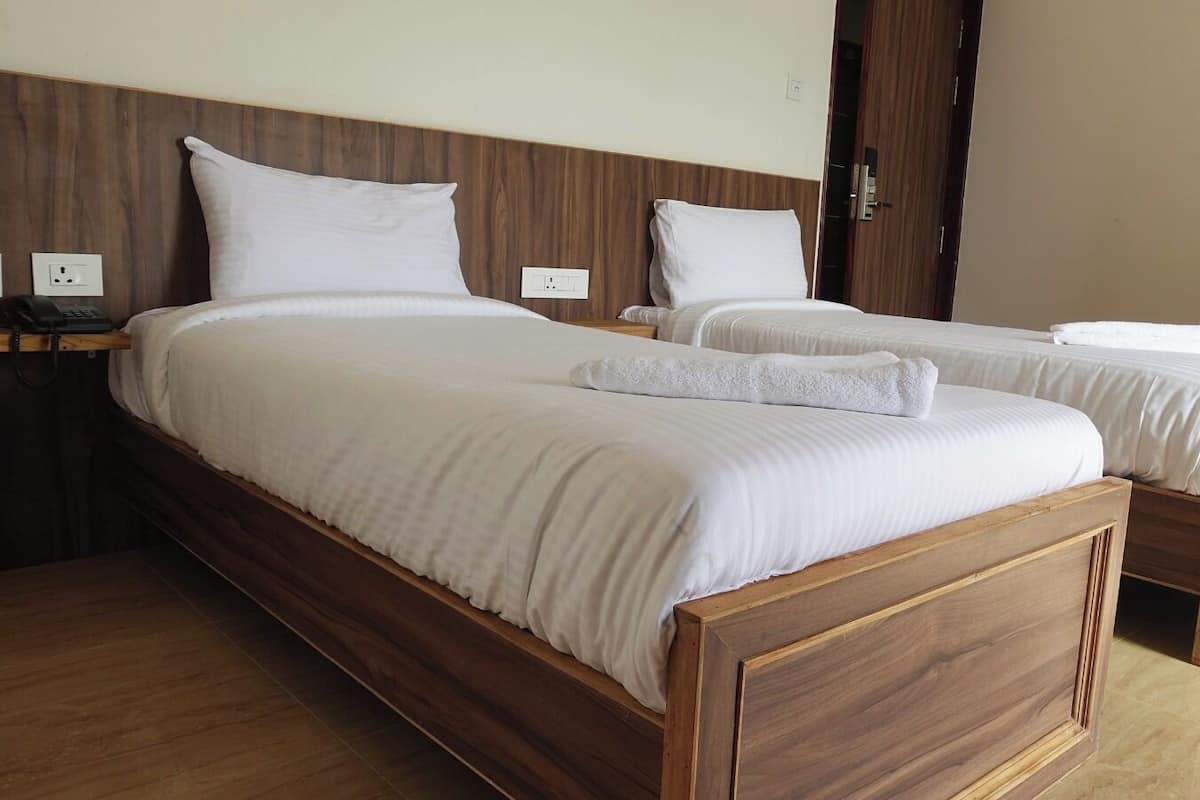 Standard Room | Egyptian cotton sheets, premium bedding, WiFi (free)