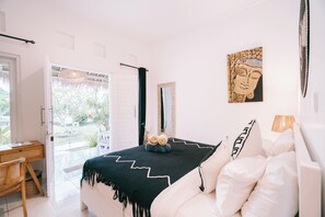 Desk, free WiFi - Sukacita Hill (Pecatu)