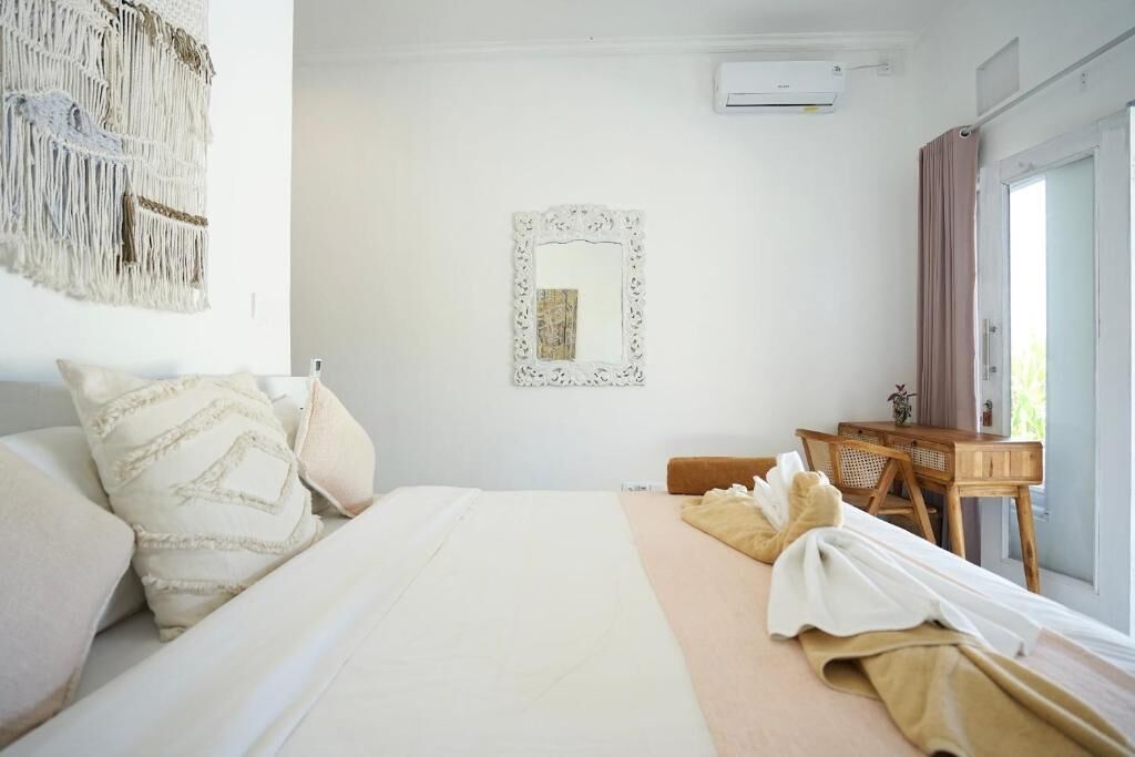 Deluxe Double Room, Balcony, Garden View | Desk, free WiFi