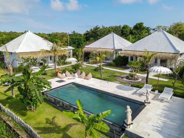 Outdoor pool - Sukacita Hill (Pecatu)