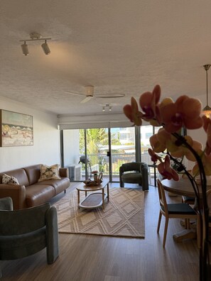 TV - Stylish, family friendly apartment in the heart of Mermaid Beach (Mermaid Beach)
