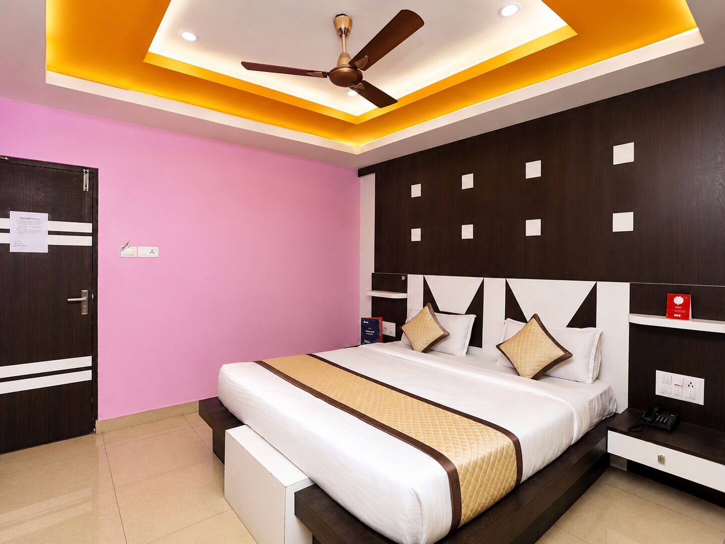 Hypo-allergenic bedding available, desk, soundproofing, WiFi (free)