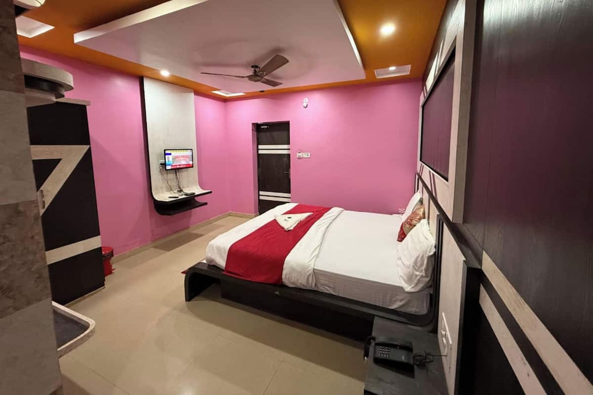 Peralatan tempat tidur hipoalergenik, meja, kalis bunyi, Wi-fi percuma