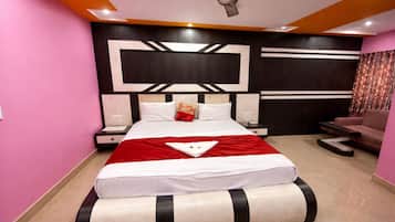 Ropa de cama hipoalergénica, escritorio y sistema de insonorización