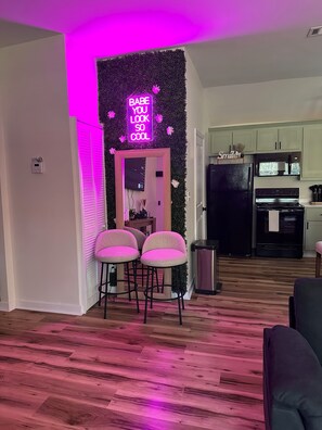 Interior - Cozy 2-bedroom apartment in charming Allenhurst. Minutes away from Ft Stewart. (Allenhurst)