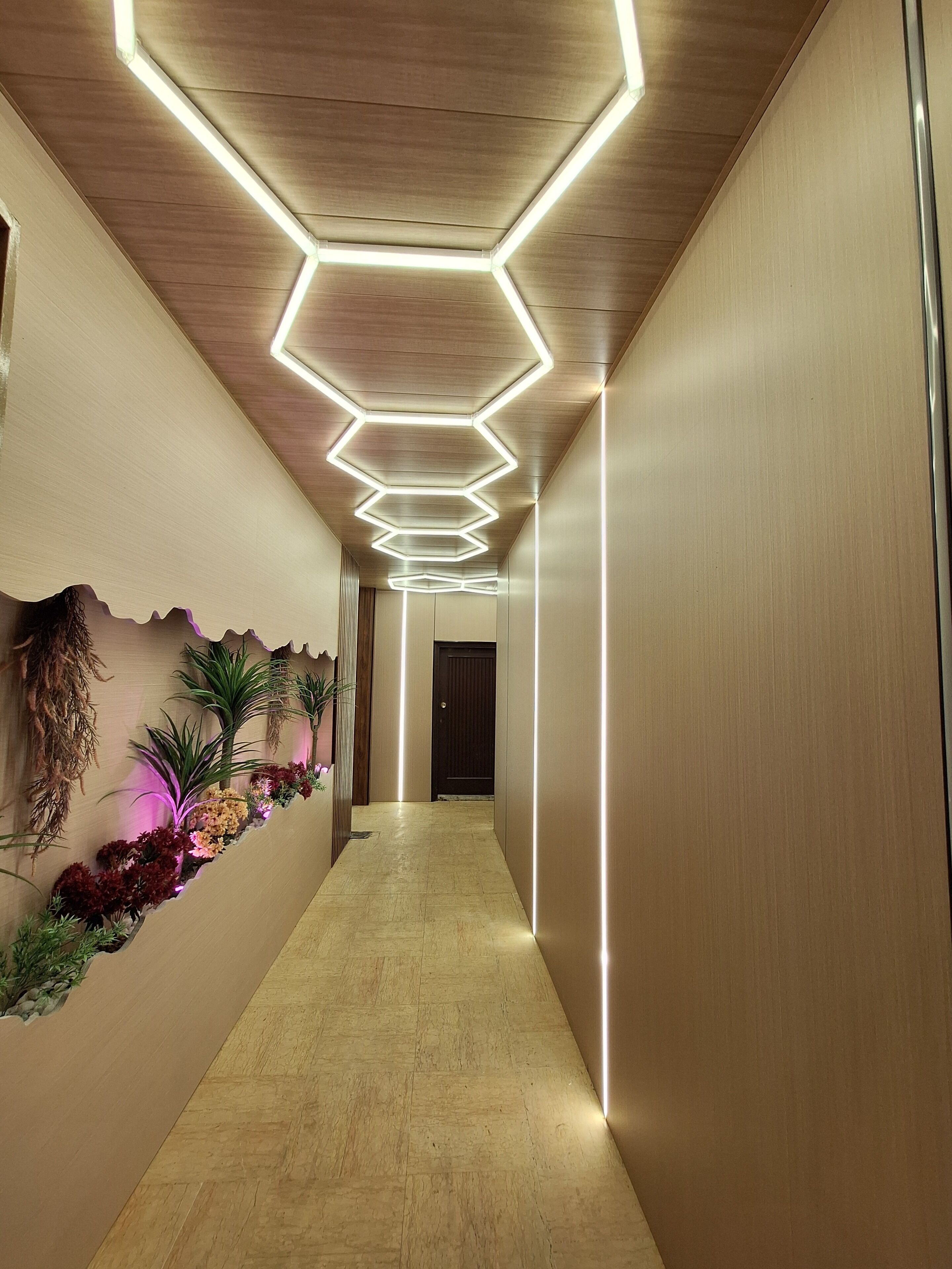 المنشأة من الداخل