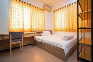 Chambre Standard, 1 grand lit, vue jardin