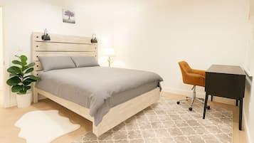 3 bedrooms, iron/ironing board, WiFi, bed sheets