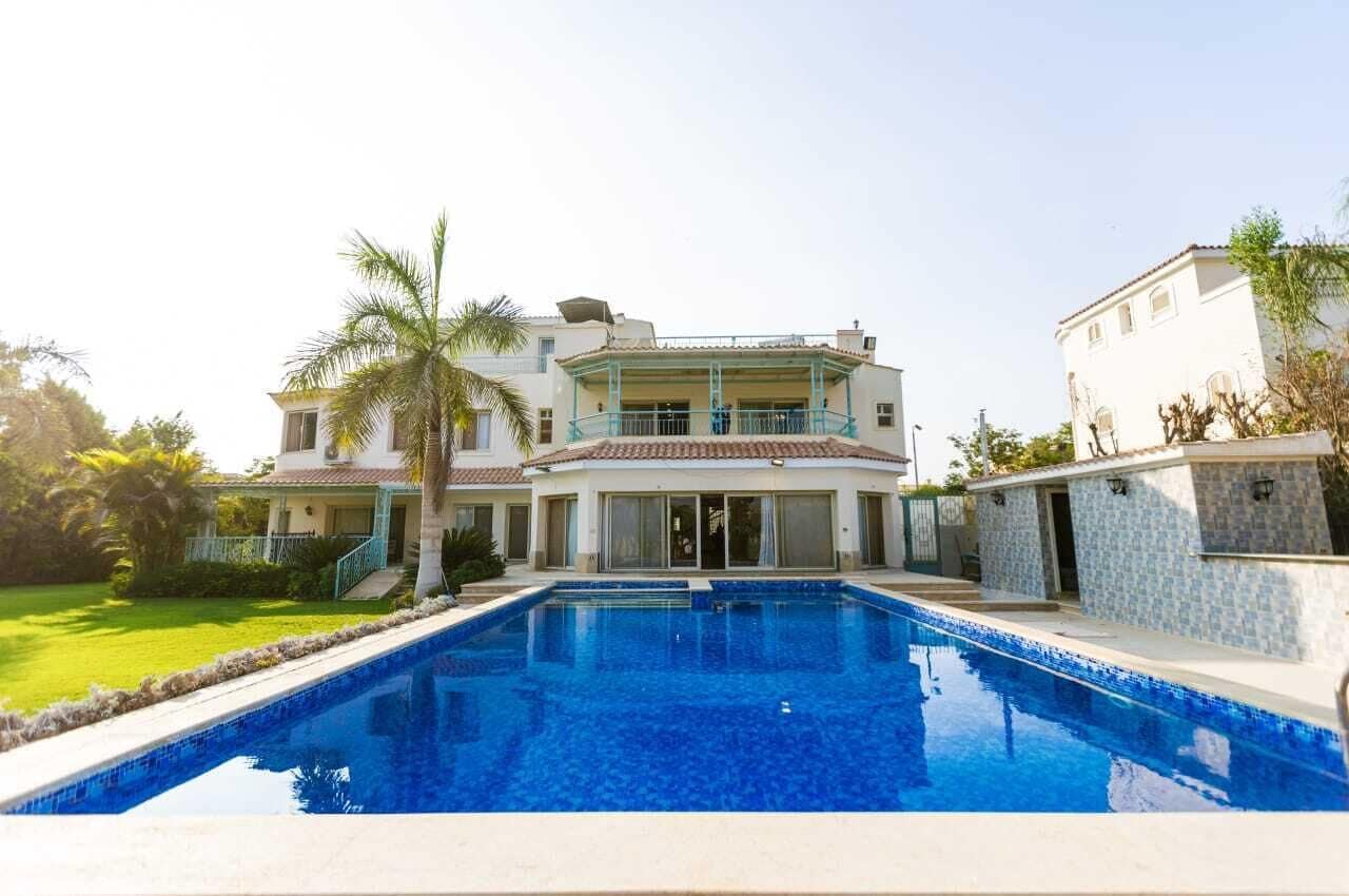  حمام سباحة