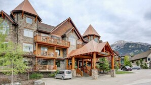 Unclassified image, 5 of 26, button - Stunning 2BR with Pool, Hot Tub & Gym (Canmore)