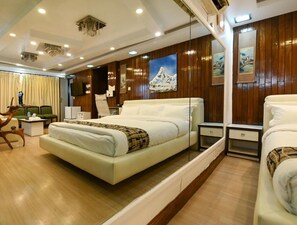 Executive-suite - balkon | Pengeskab på værelset, lydisolering, strygejern/strygebræt, gratis Wi-Fi