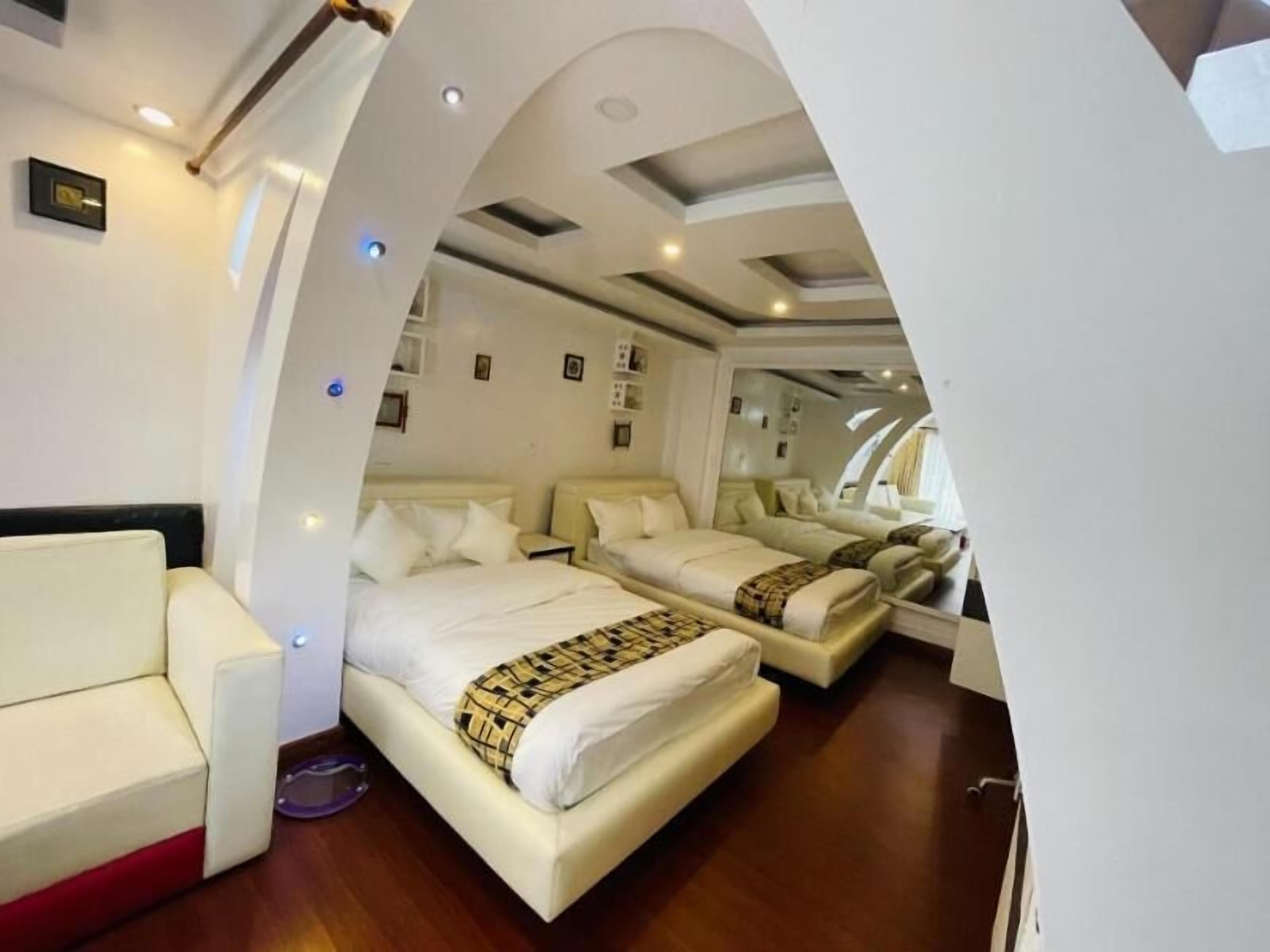 Caja de seguridad en la habitación y sistema de insonorización 