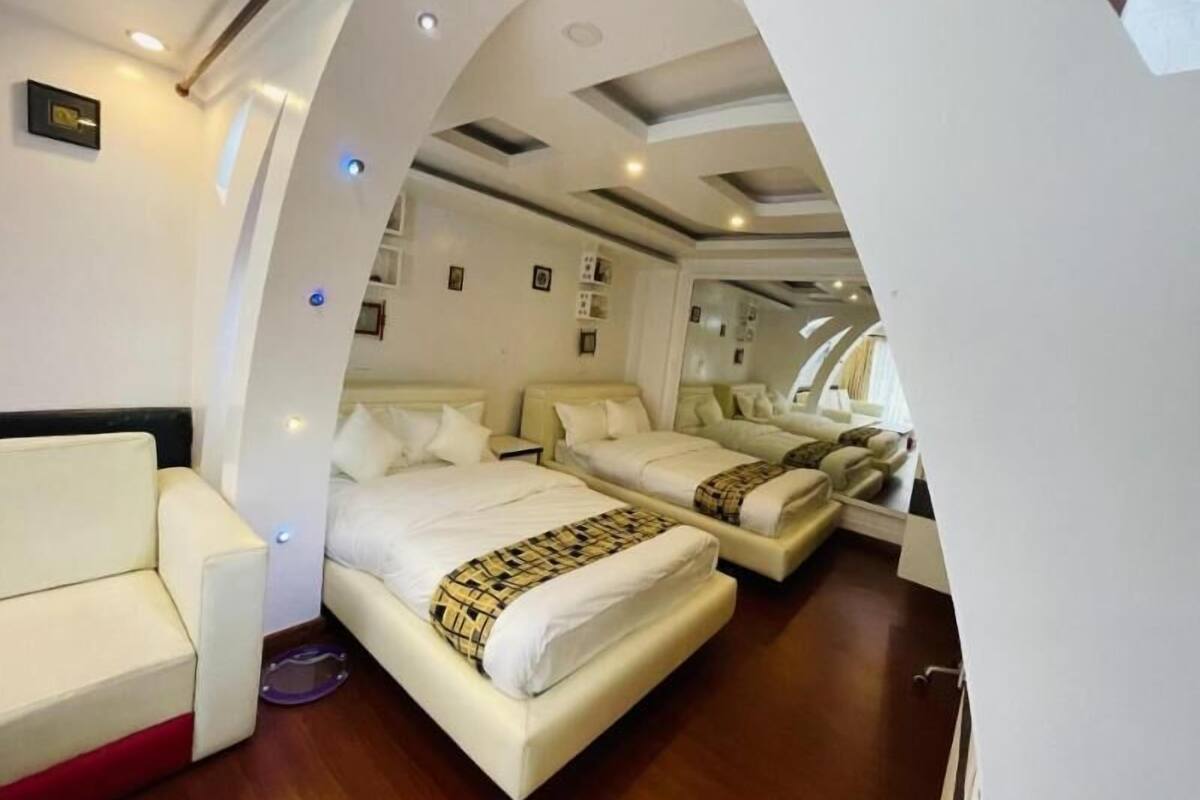 Superior Twin Room, Balcony | In-room safe, soundproofing, iron/ironing board, WiFi (free)