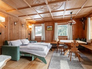 Interior - Farmhouse apartment with mountain view (Alpbach)