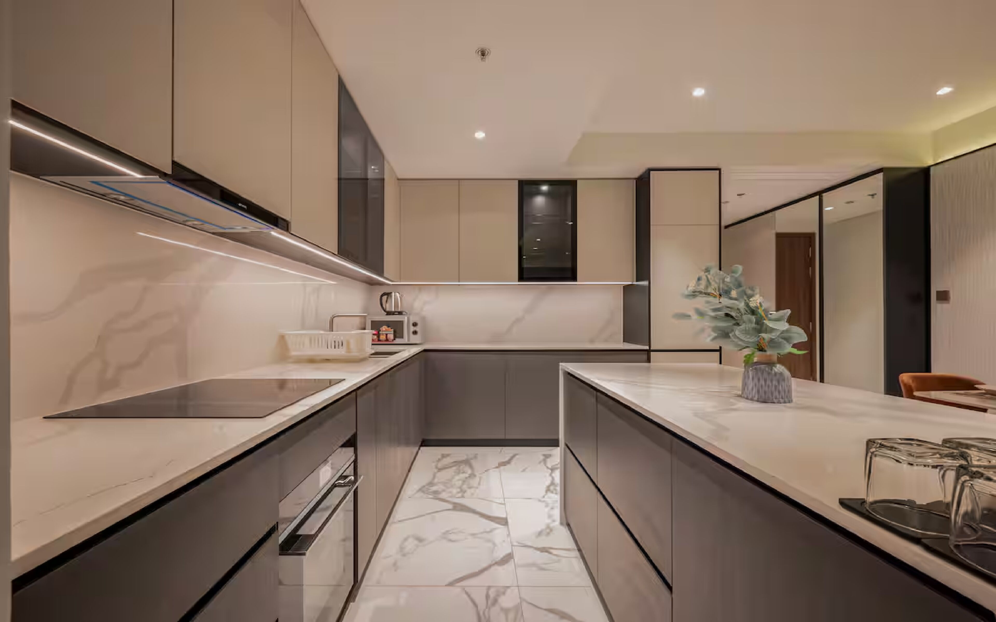 Panoramic-Apartment, Balkon, Stadtblick | Eigene Küche | Kühlschrank, Mikrowelle, Ofen, Herdplatte