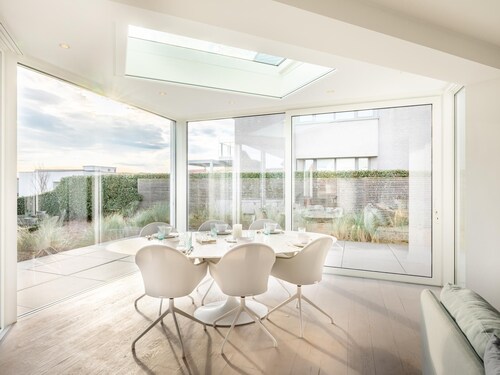 Spacious holiday home close to the beach