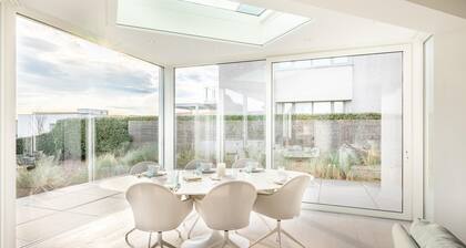 Spacious holiday home close to the beach