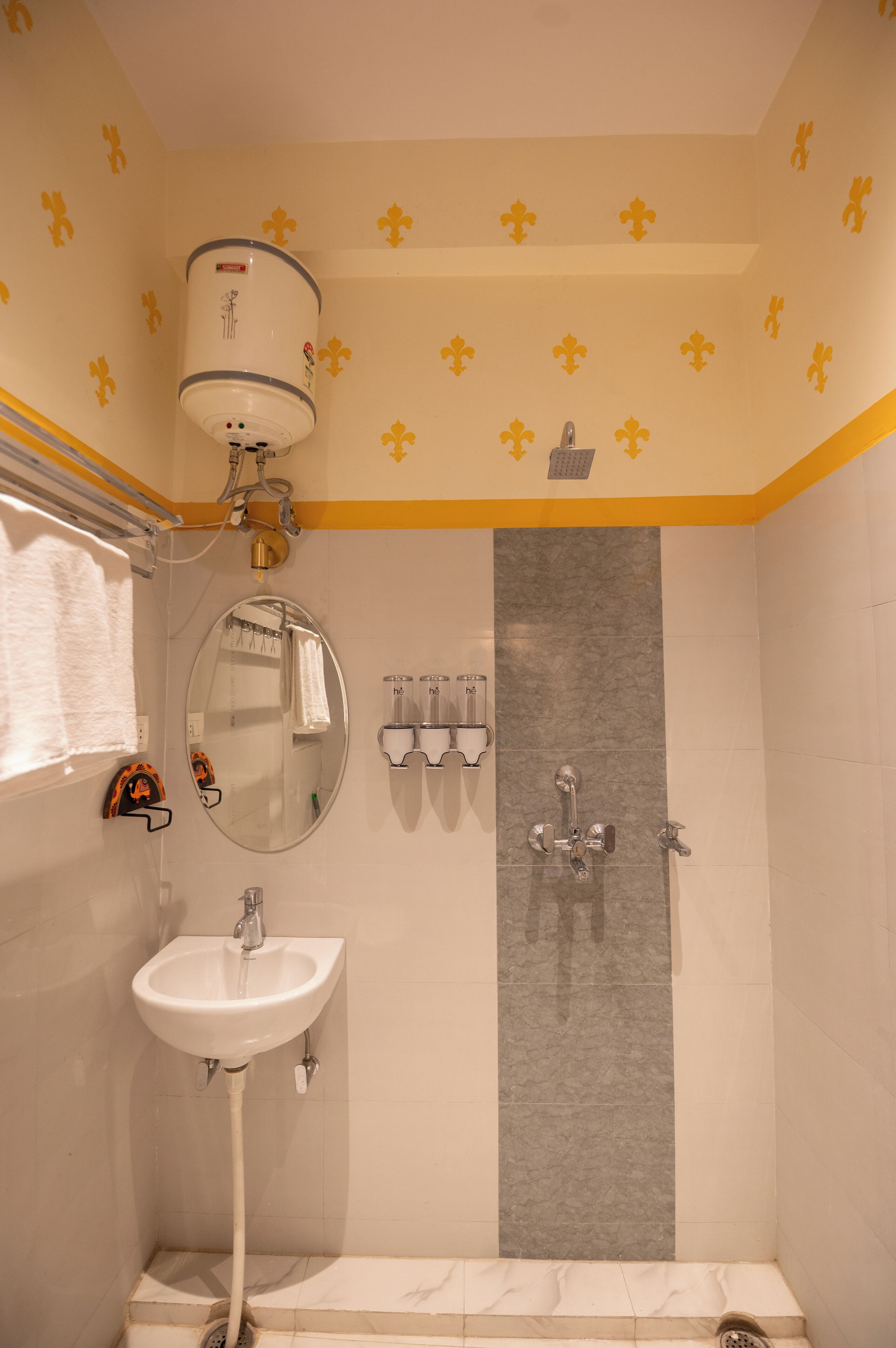 Dusche, Bidet, Handtücher, Seife